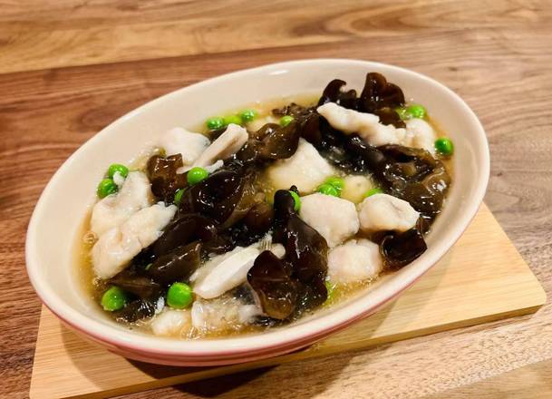 Black Fish Fillet with Chinese Pickle (糟熘黑鱼片)